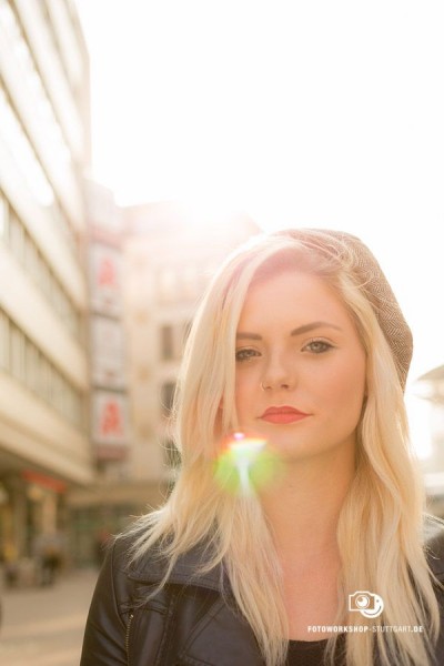 Portrait-Fotografie-natuerliches-Licht-available-light-Andreas-Martin-Fotokurs-Stuttgart-Fotoworkshop-70776-400x600