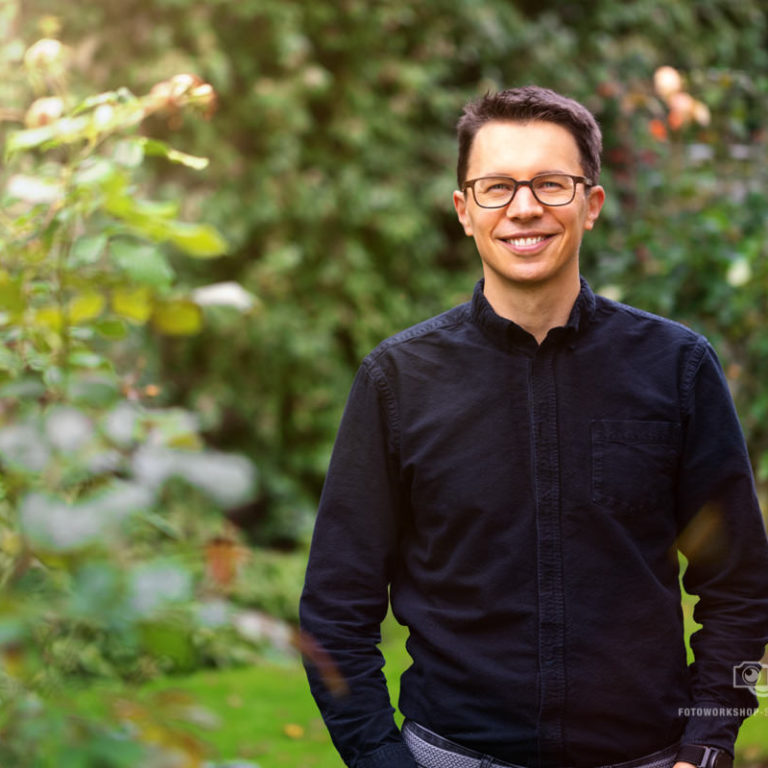 Portrait mit geringer Schärfentiefe Hintergrund gezielt unscharf